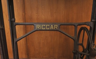 画像1: 足踏みミシンテーブル（RICCAR）